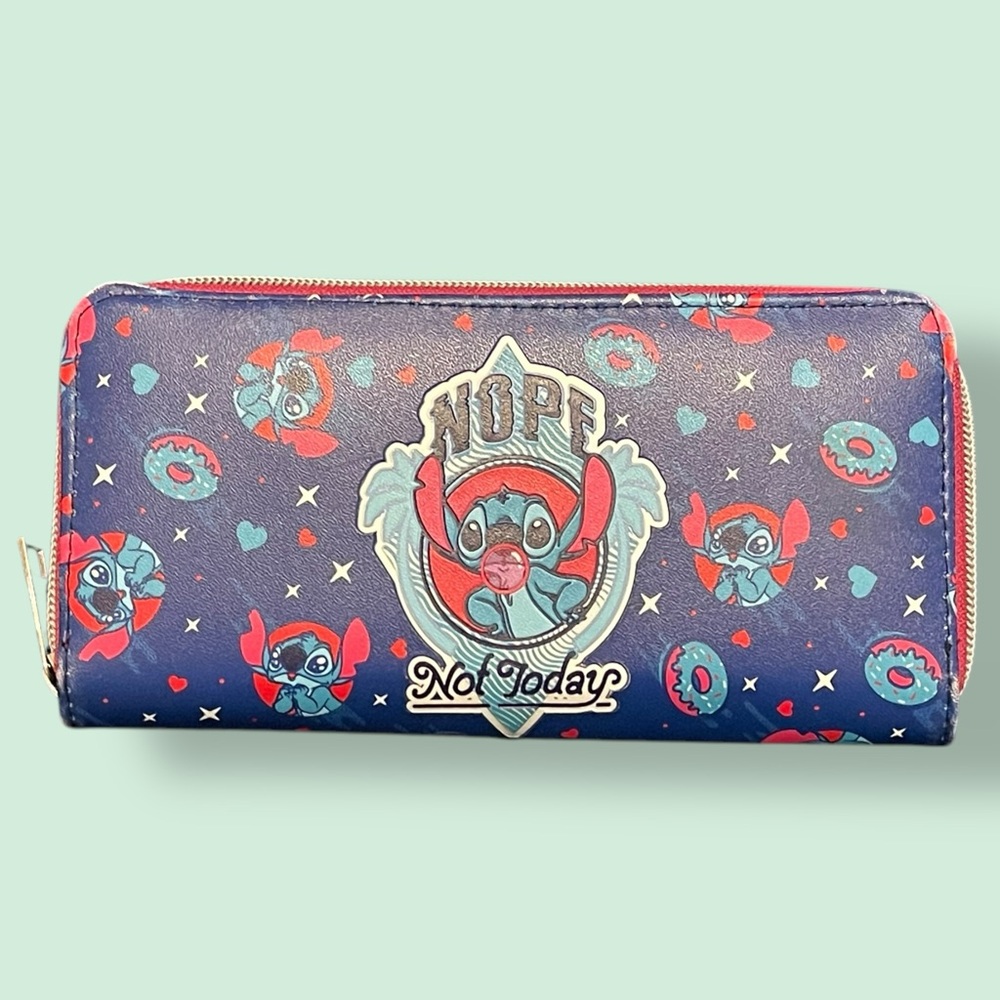 💸⬇️ GUC Disney Lilo & Stitch Zip-around Wallet ⬇️💸